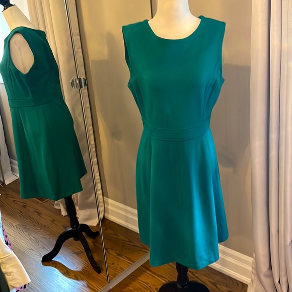💚BCBG Jewel Green Dress - Picture 2 of 9